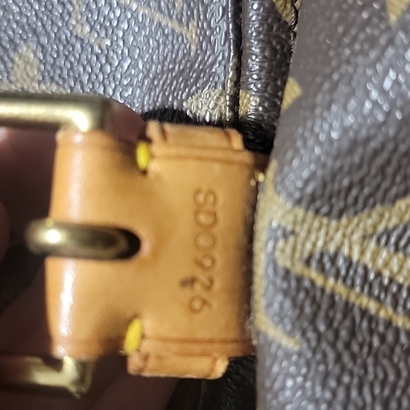 🚨Montsouris GM backpack clean W/ Coa - Picture 13 of 15